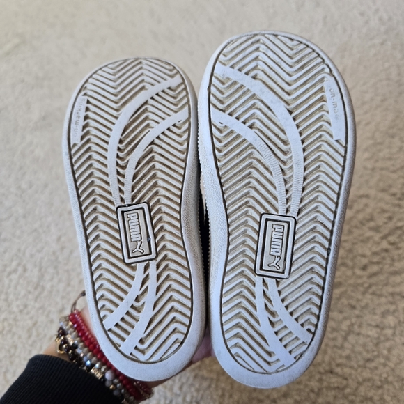 Puma Kids Size 8C Black and White Sneakers - Picture 2 of 11